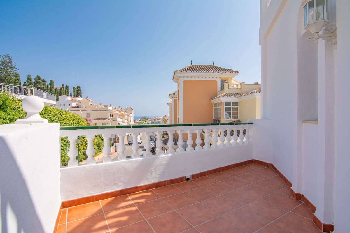 3 sovrum Hus till salu i Nerja med pool garage - 439 000 € (Ref: 9998136)