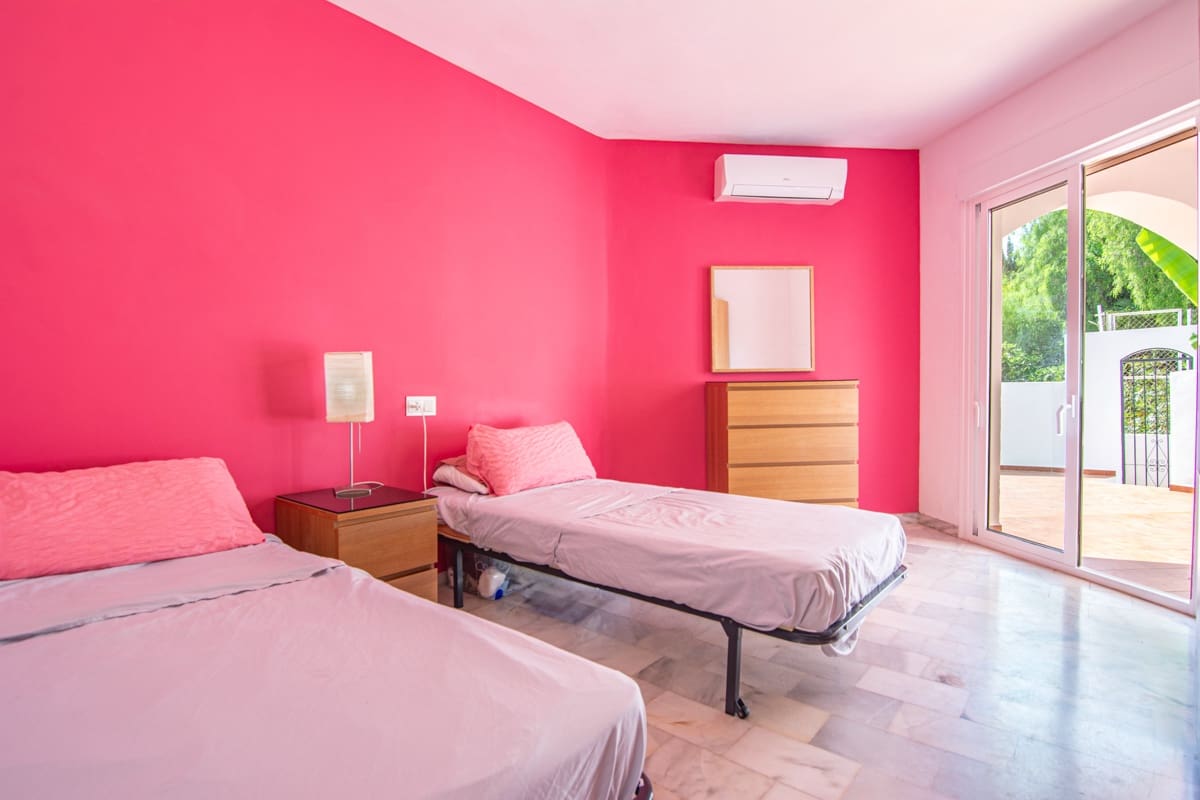 3 sovrum Hus till salu i Nerja med pool garage - 439 000 € (Ref: 9998136)
