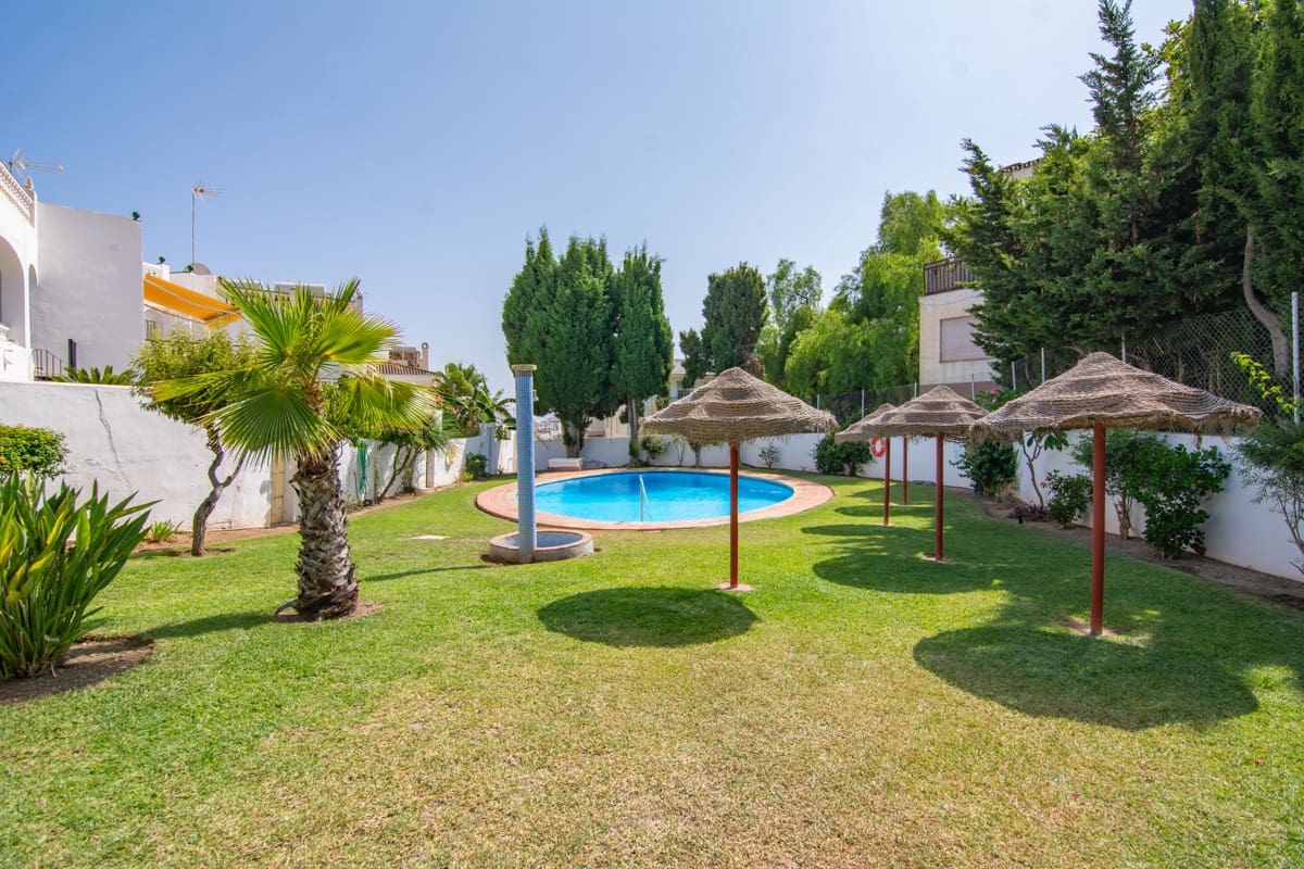 3 sovrum Hus till salu i Nerja med pool garage - 439 000 € (Ref: 9998136)