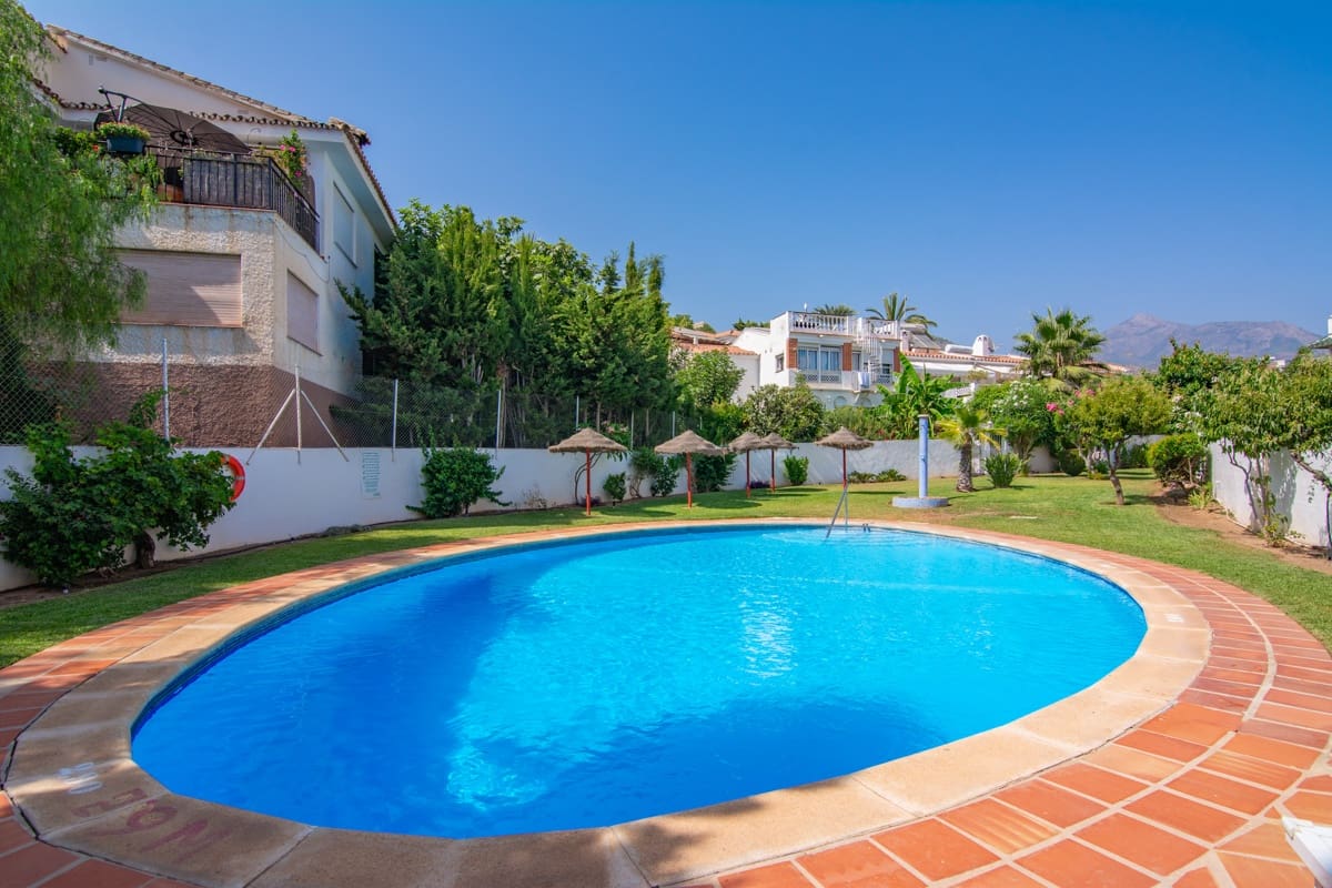 3 sovrum Hus till salu i Nerja med pool garage - 439 000 € (Ref: 9998136)