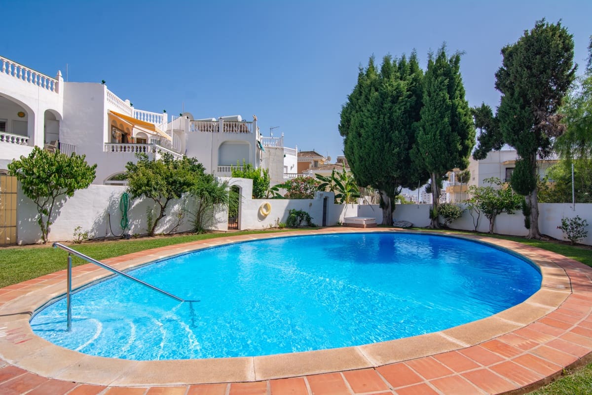 3 sovrum Hus till salu i Nerja med pool garage - 439 000 € (Ref: 9998136)