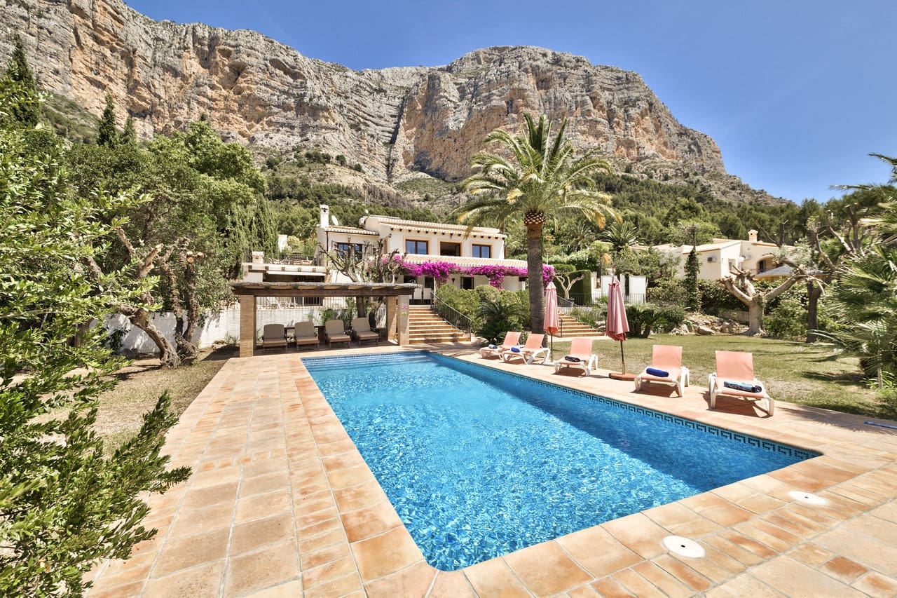 5 bedroom Villa for rent in Javea / Xabia with pool - € 2,750 (Ref: 8465524)