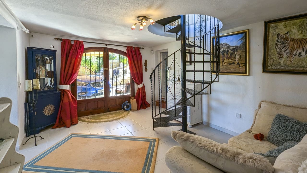 4 soverom Villa til salgs i Orba - € 599 000 (Ref: 8477134)