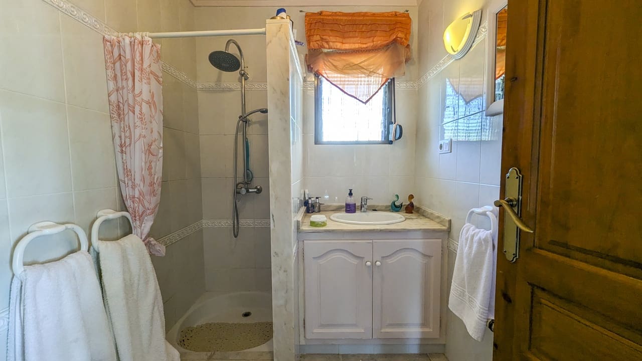 4 soverom Villa til salgs i Orba - € 599 000 (Ref: 8477134)