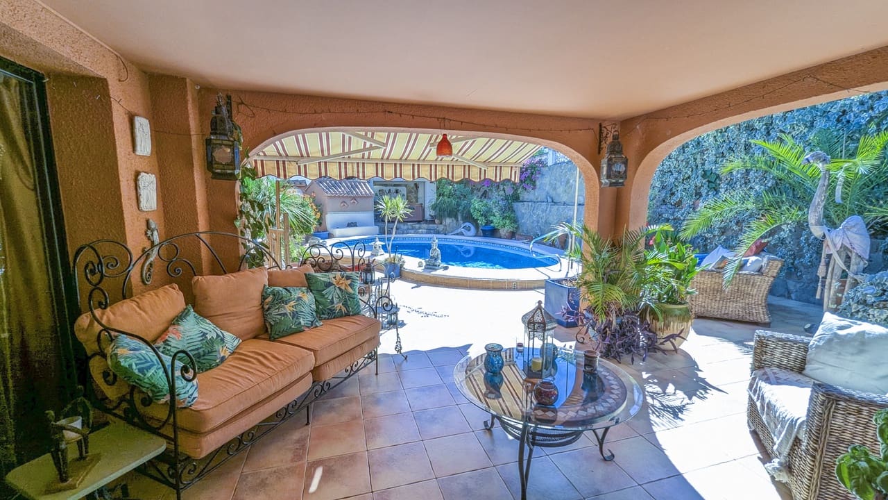 4 soverom Villa til salgs i Orba - € 599 000 (Ref: 8477134)