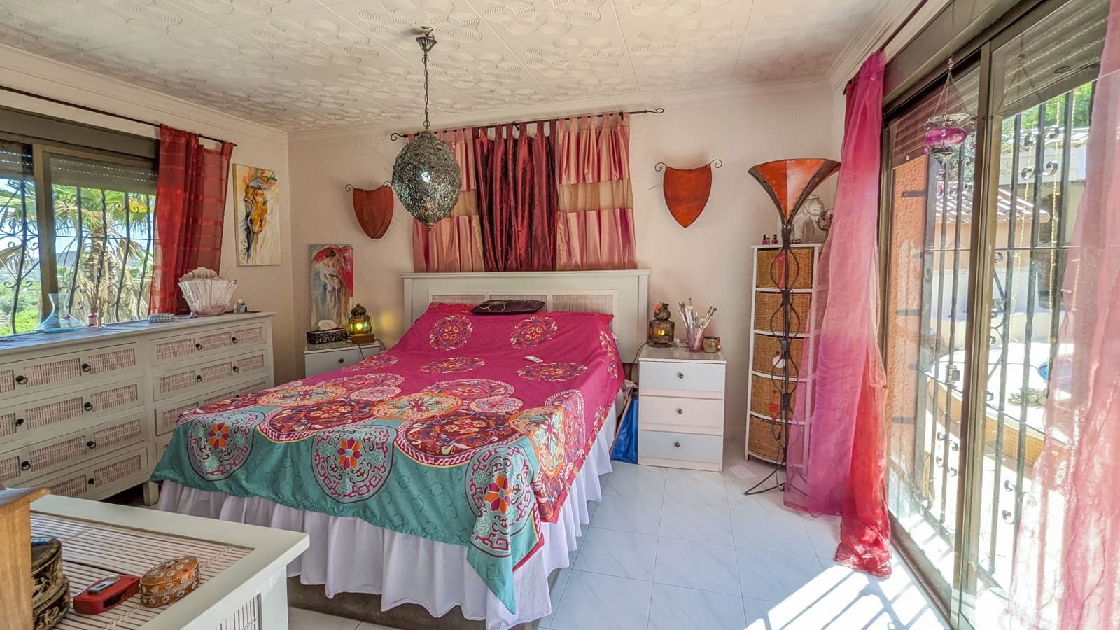 Chalet de 4 habitaciones en Orba en venta con piscina - 599.000 € (Ref: 8477134)