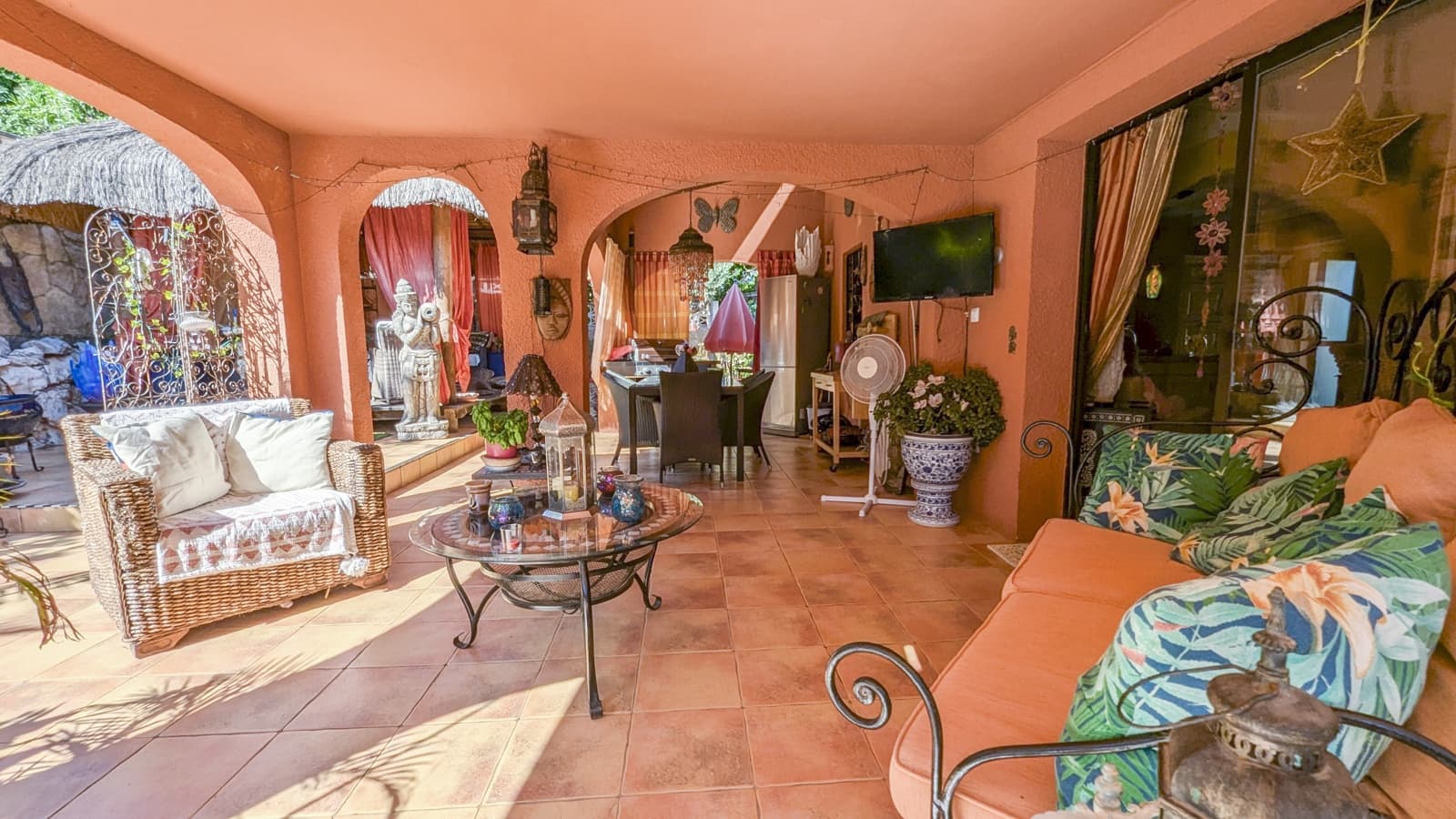 Chalet de 4 habitaciones en Orba en venta con piscina - 599.000 € (Ref: 8477134)