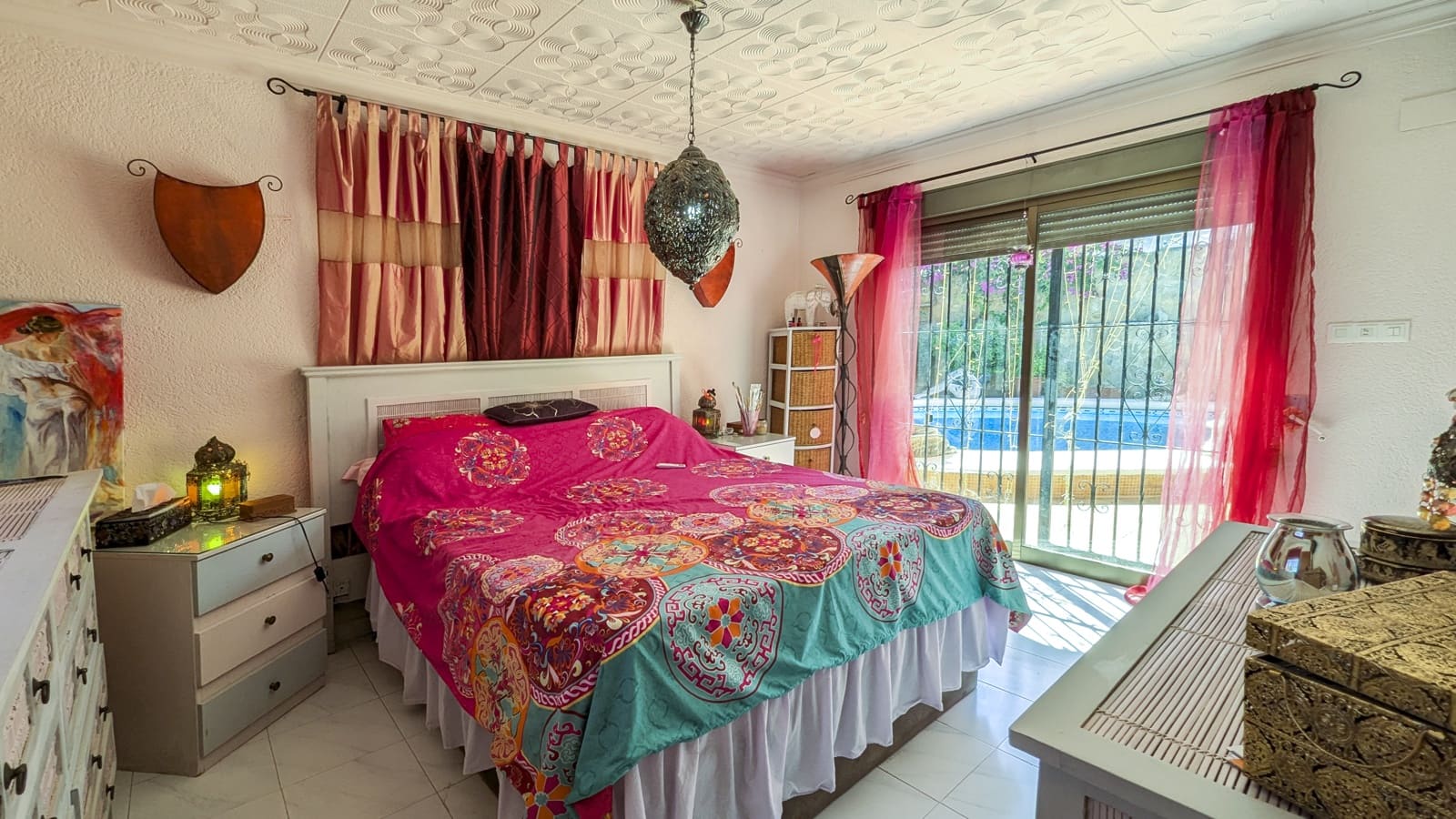 Chalet de 4 habitaciones en Orba en venta con piscina - 599.000 € (Ref: 8477134)