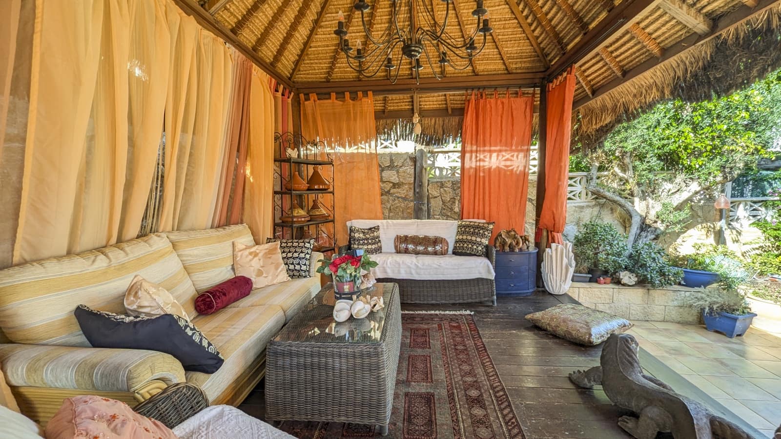 Chalet de 4 habitaciones en Orba en venta con piscina - 599.000 € (Ref: 8477134)