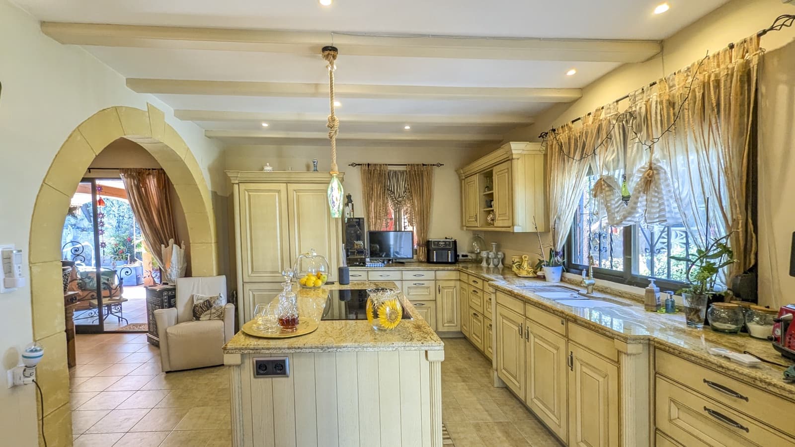 Chalet de 4 habitaciones en Orba en venta con piscina - 599.000 € (Ref: 8477134)