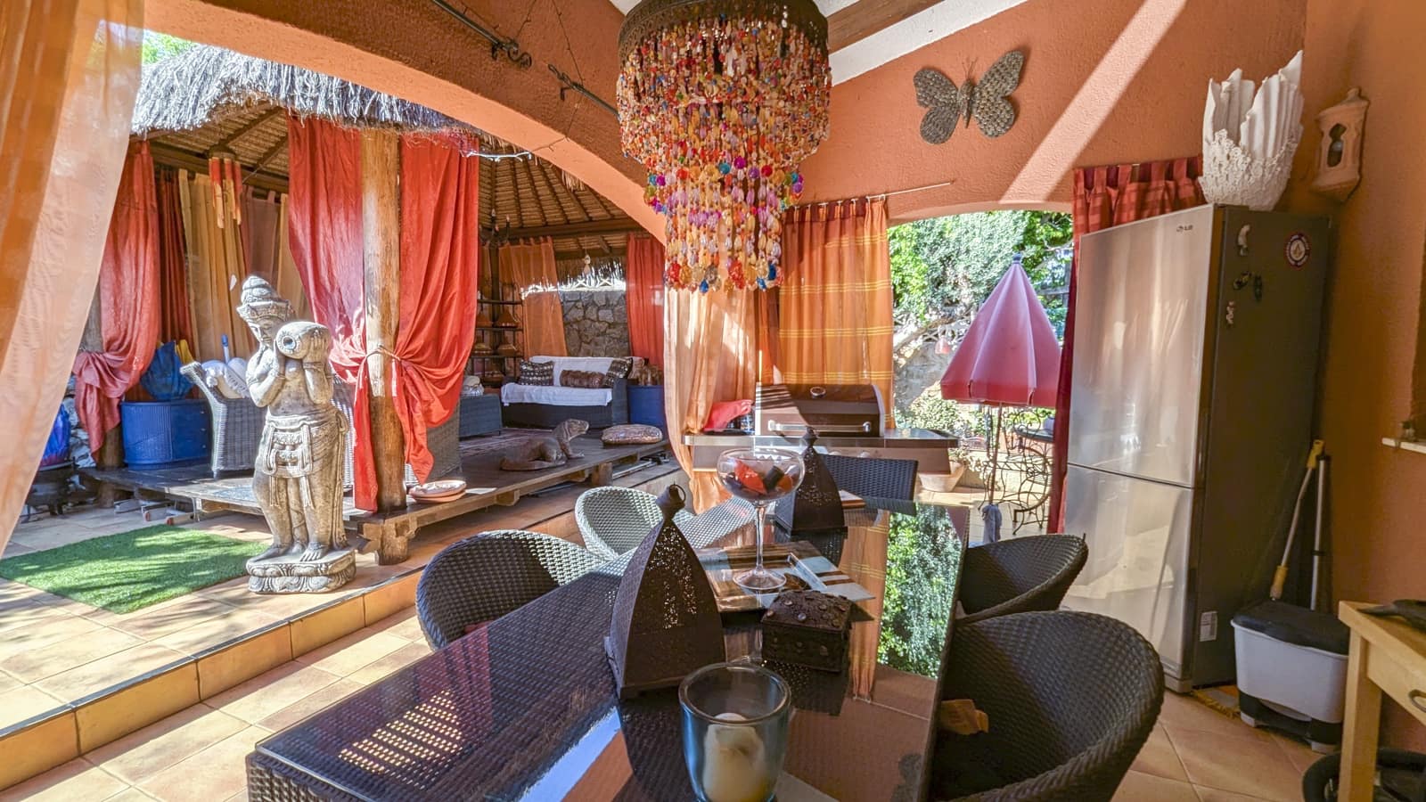 Chalet de 4 habitaciones en Orba en venta con piscina - 599.000 € (Ref: 8477134)
