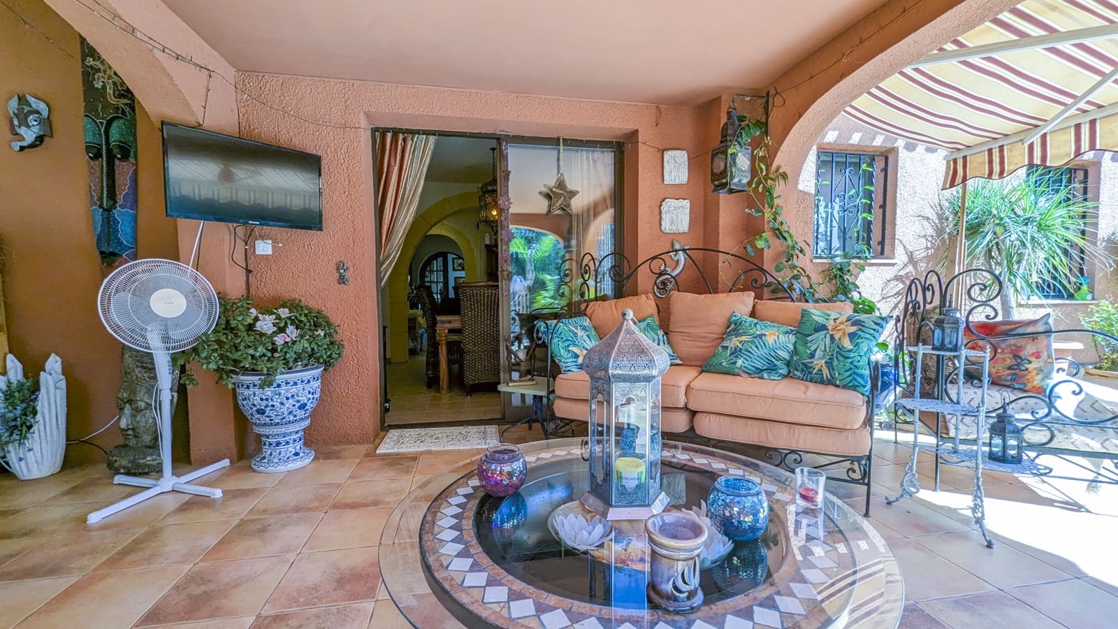 Chalet de 4 habitaciones en Orba en venta con piscina - 599.000 € (Ref: 8477134)