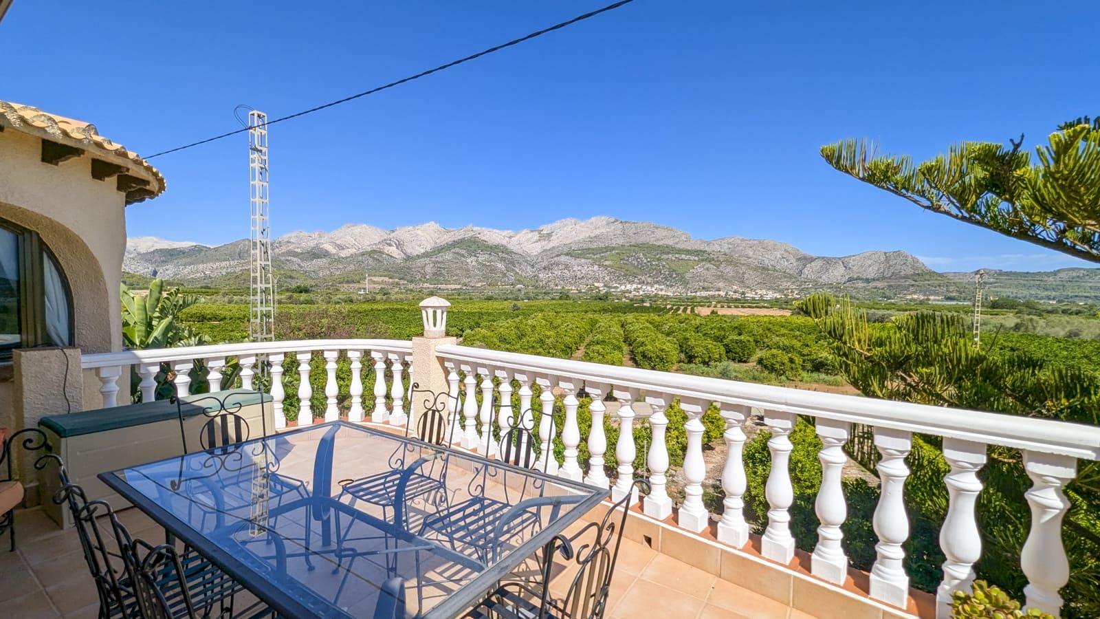 Chalet de 4 habitaciones en Orba en venta con piscina - 599.000 € (Ref: 8477134)