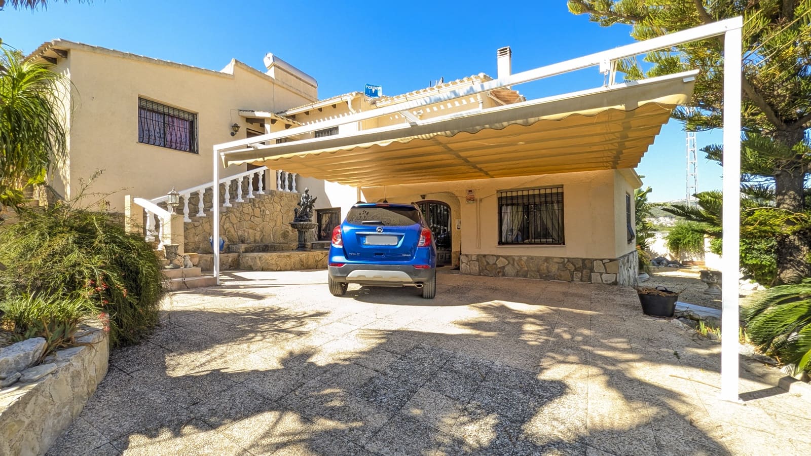 Chalet de 4 habitaciones en Orba en venta con piscina - 599.000 € (Ref: 8477134)