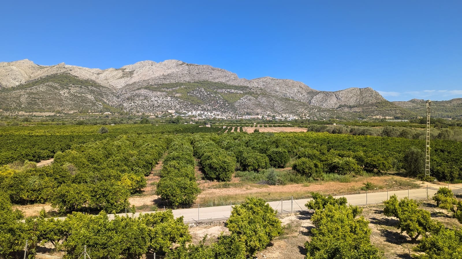 Chalet de 4 habitaciones en Orba en venta con piscina - 599.000 € (Ref: 8477134)