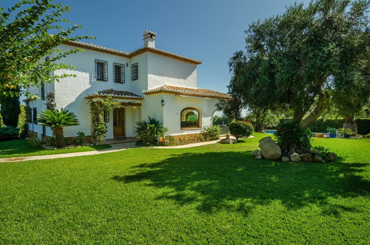 4 bedroom Villa for sale in Javea / Xabia with pool garage - € 3,500,000 (Ref: 8543934)