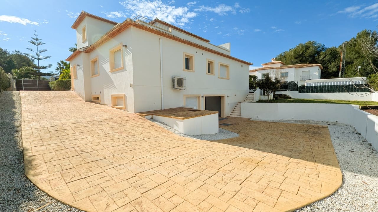 4 soveværelse Villa til salg i Javea / Xabia med swimmingpool garage - € 1.475.000 (Ref: 8762308)