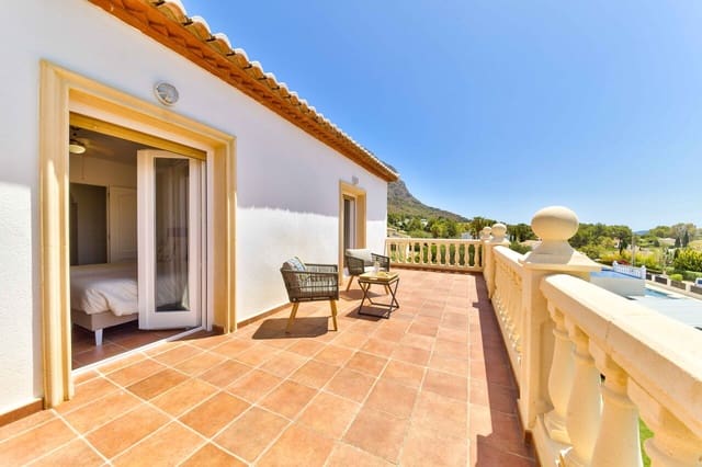 4 bedroom Villa for rent in Javea / Xàbia with pool - € 2,500 (Ref: 8824458)