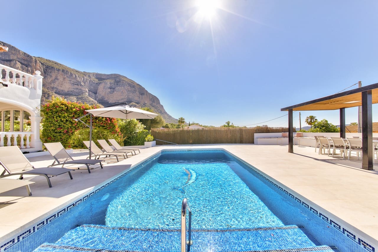 4 makuuhuone Huvila vuokrattavana paikassa Javea / Xabia mukana uima-altaan - 2 500 € (Ref: 8824458)