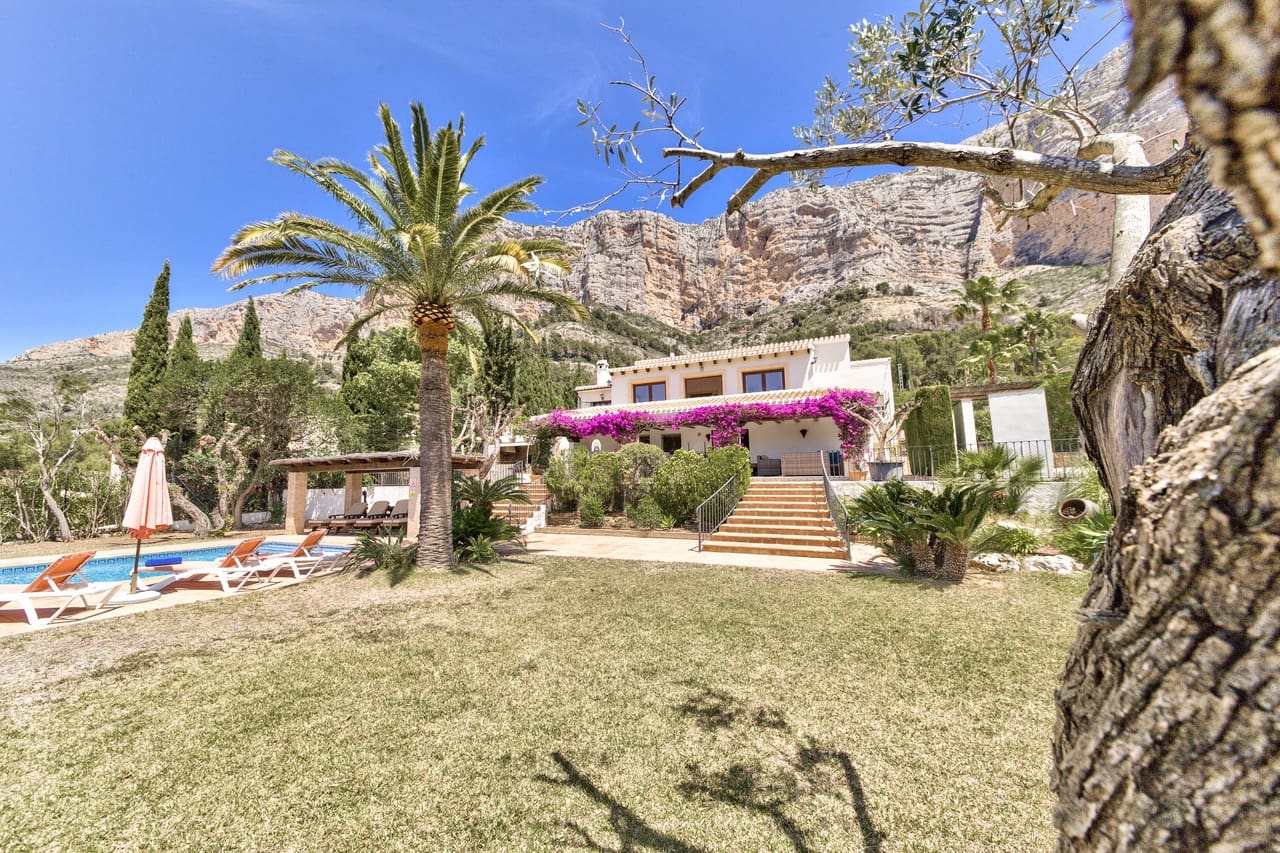 5 bedroom Villa for sale in Javea / Xabia with pool garage - € 1,395,000 (Ref: 9532522)
