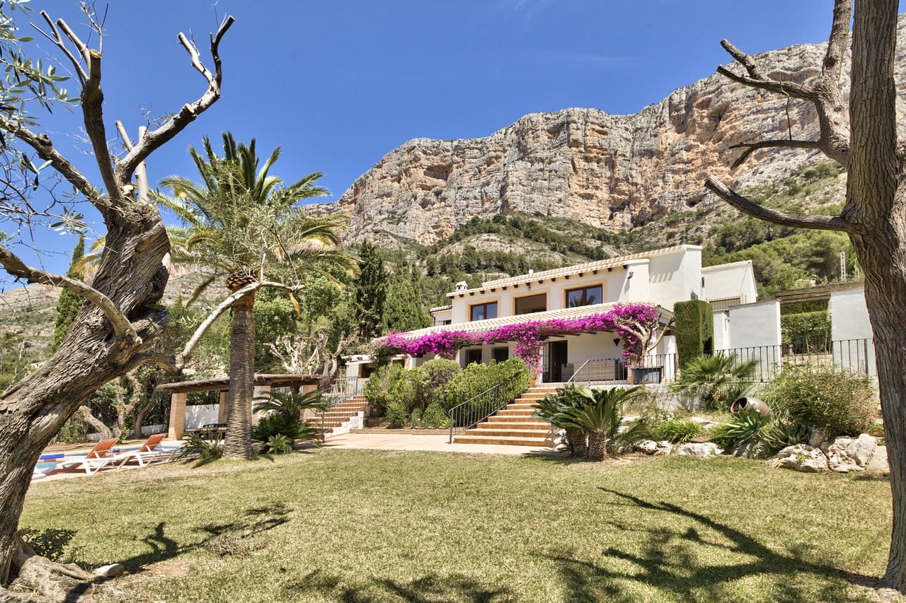 5 bedroom Villa for sale in Javea / Xabia with pool garage - € 1,395,000 (Ref: 9532522)