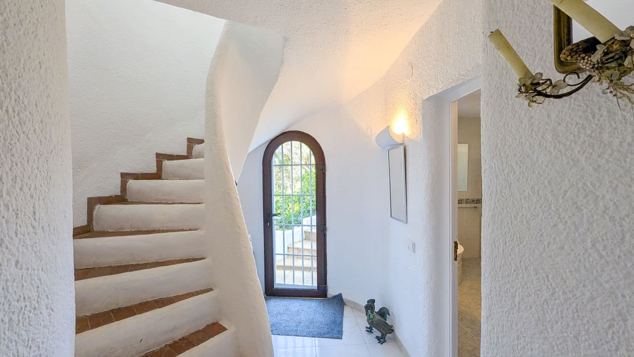 5 bedroom Villa for sale in Javea / Xabia with pool garage - € 970,000 (Ref: 9650982)