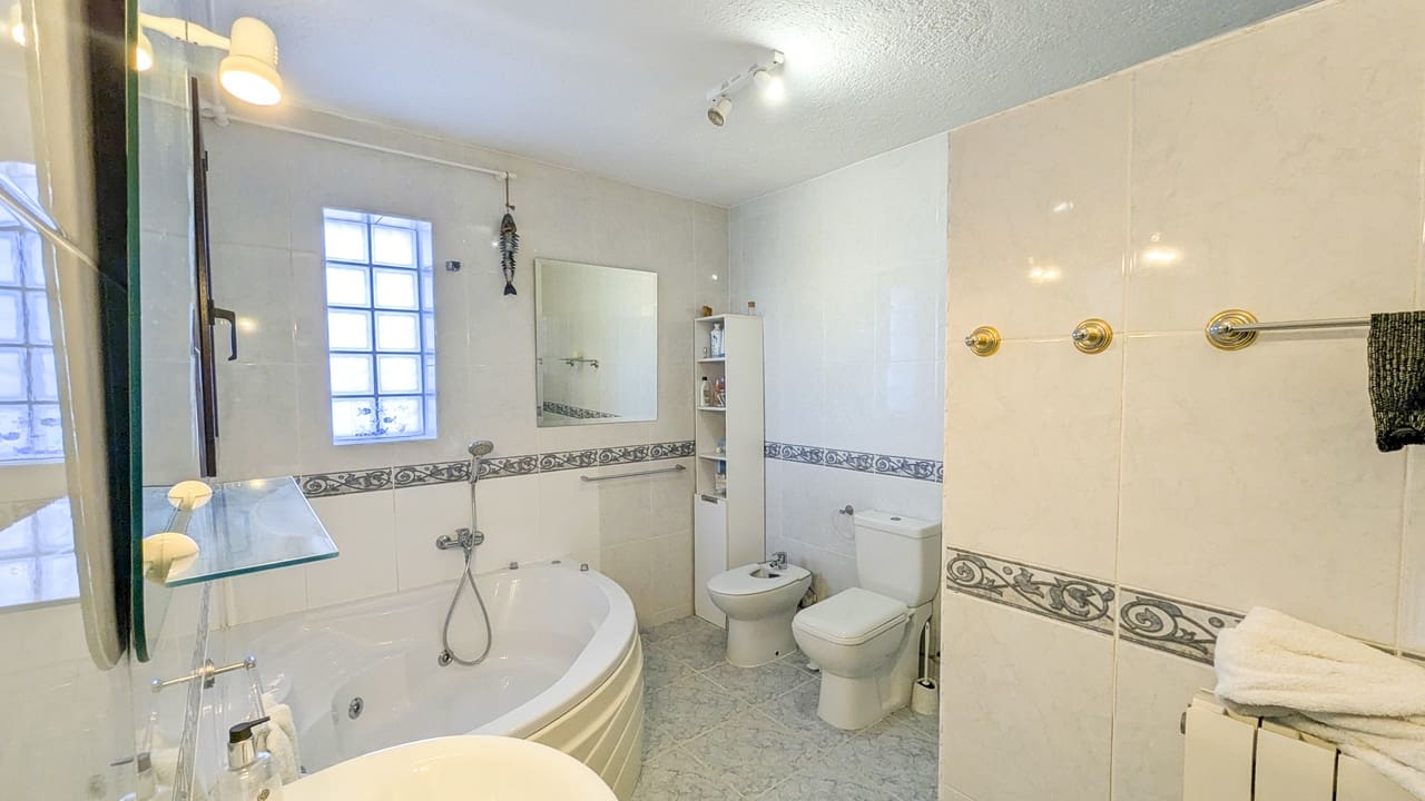 5 bedroom Villa for sale in Javea / Xabia with pool garage - € 970,000 (Ref: 9650982)