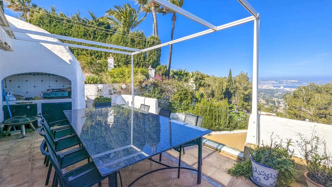 5 bedroom Villa for sale in Javea / Xabia with pool garage - € 970,000 (Ref: 9650982)