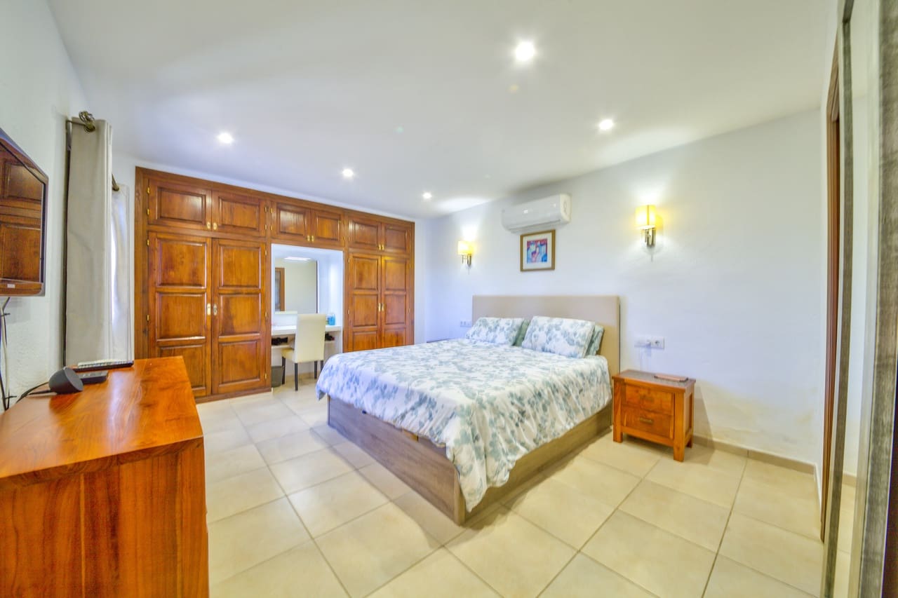 4 sypialnia Willa na sprzedaż w Javea / Xabia z basenem garażem - 795 000 € (Ref: 9715381)