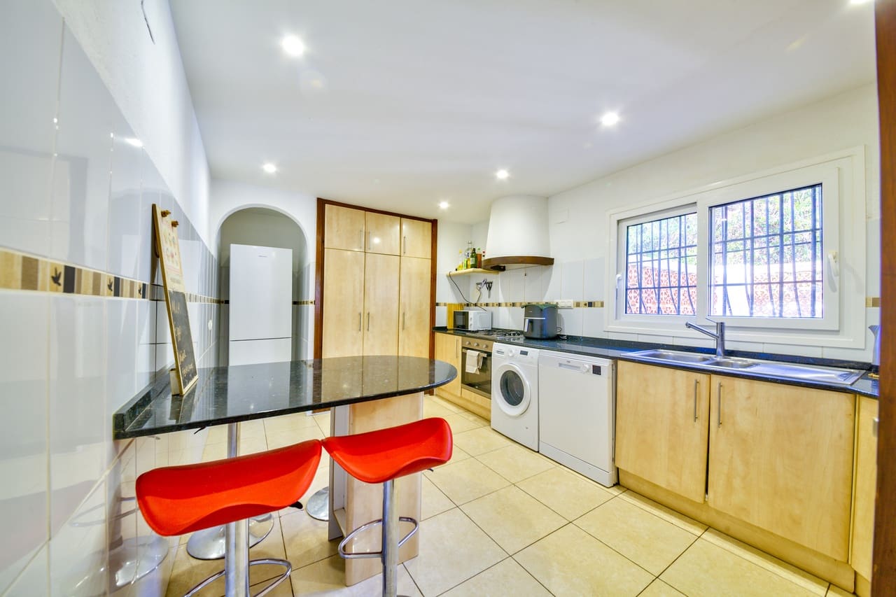 4 sypialnia Willa na sprzedaż w Javea / Xabia z basenem garażem - 795 000 € (Ref: 9715381)
