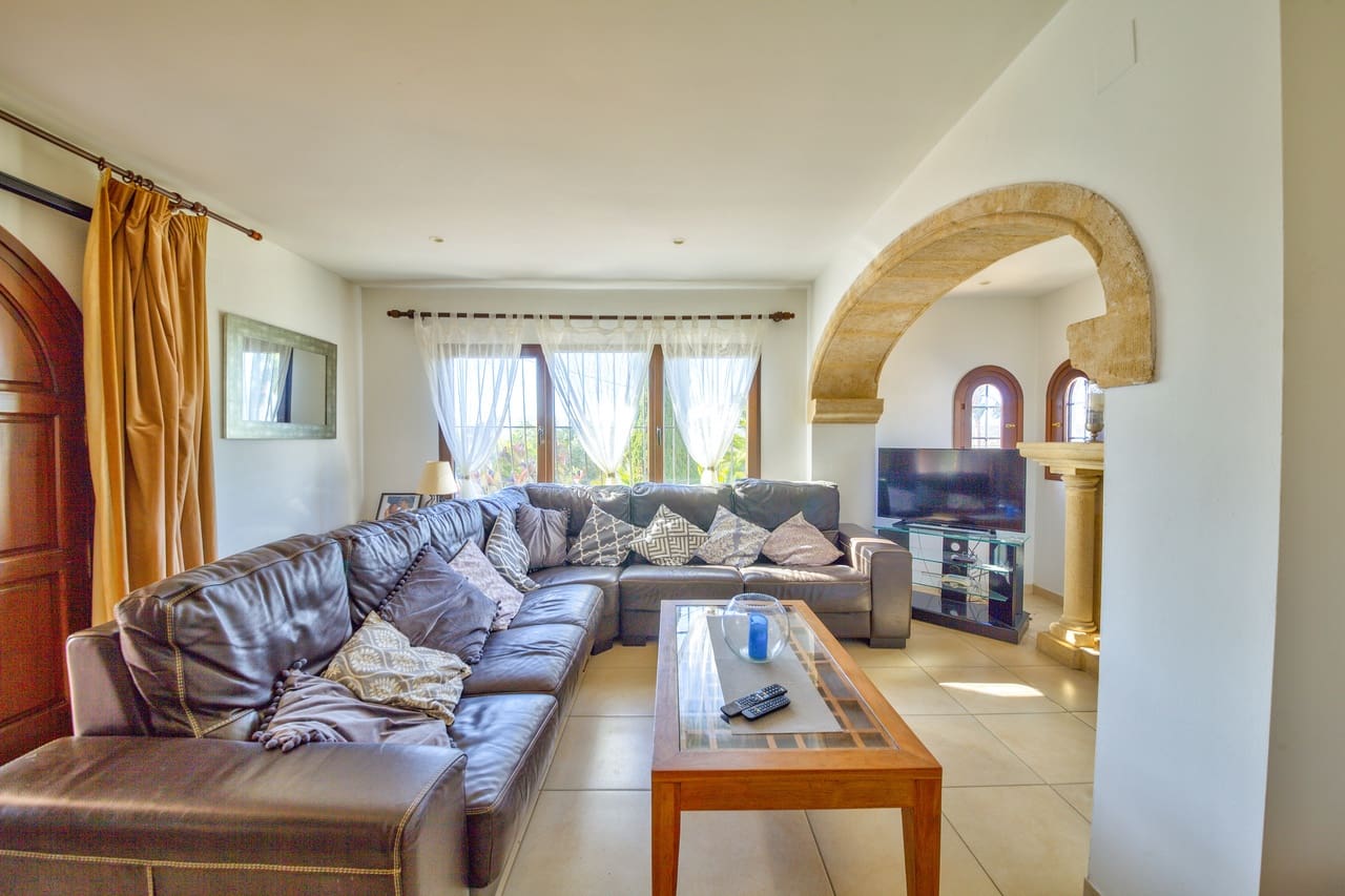 4 sypialnia Willa na sprzedaż w Javea / Xabia z basenem garażem - 795 000 € (Ref: 9715381)