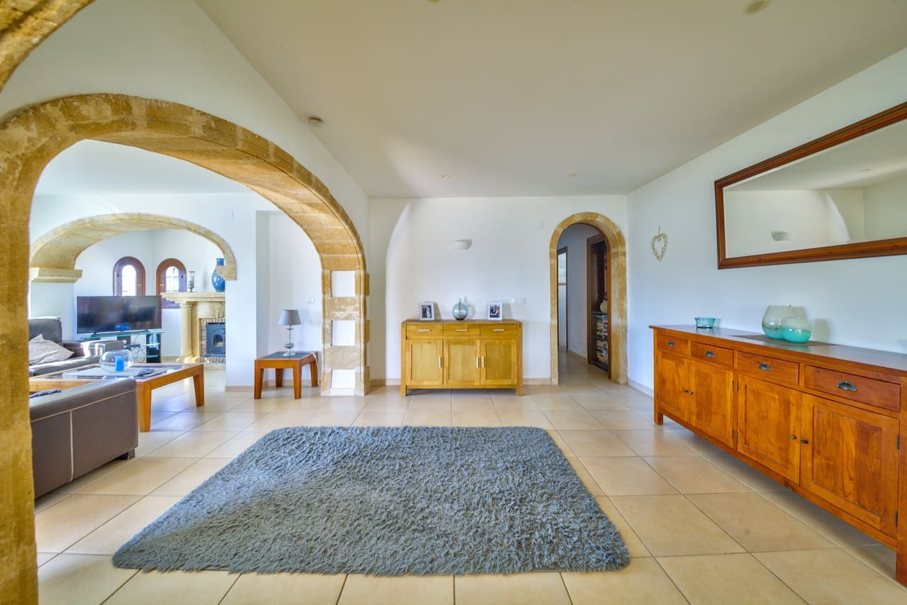 4 sypialnia Willa na sprzedaż w Javea / Xabia z basenem garażem - 795 000 € (Ref: 9715381)