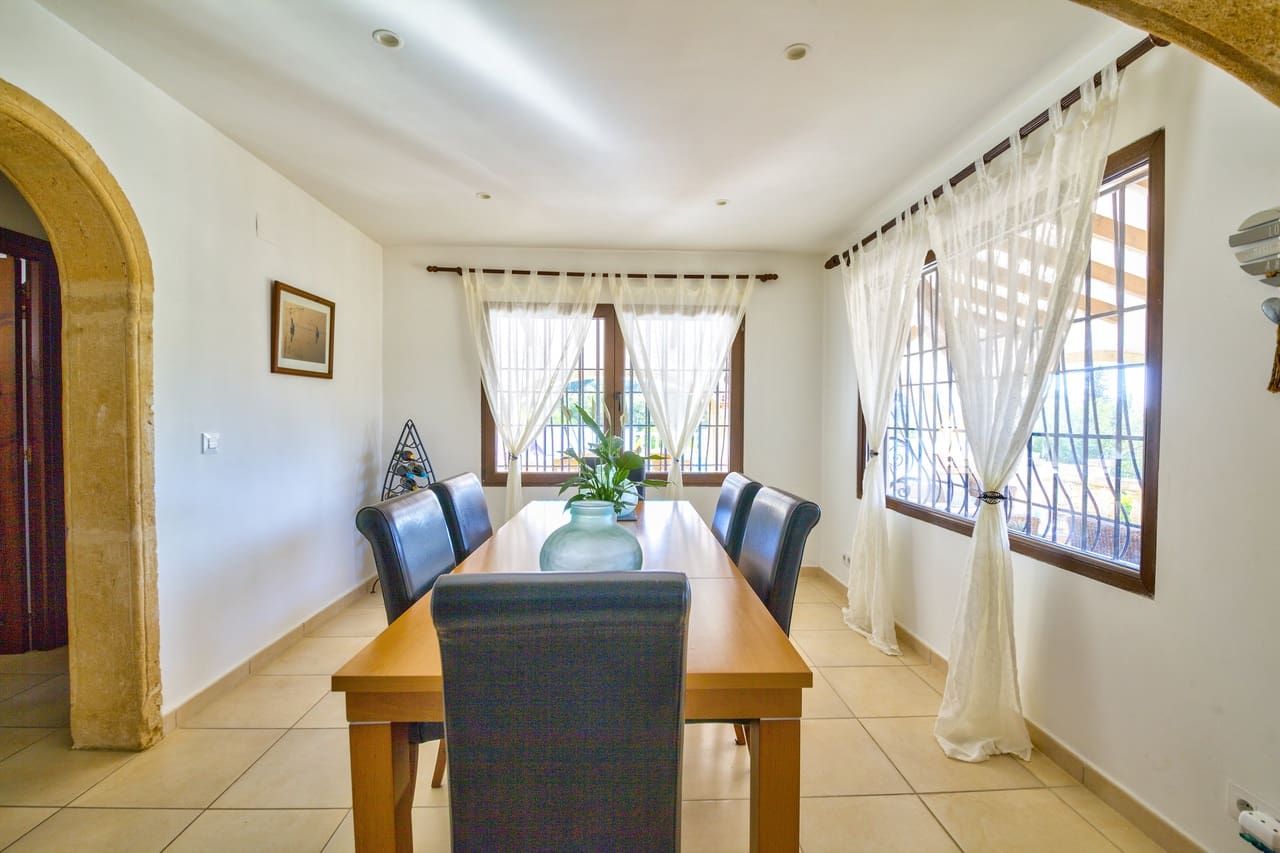4 sypialnia Willa na sprzedaż w Javea / Xabia z basenem garażem - 795 000 € (Ref: 9715381)