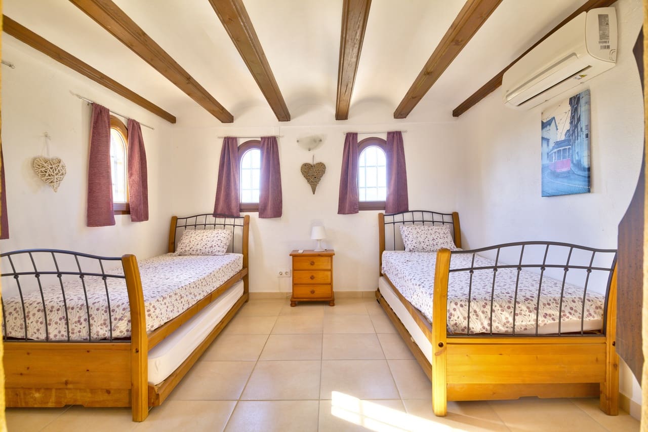 4 sypialnia Willa na sprzedaż w Javea / Xabia z basenem garażem - 795 000 € (Ref: 9715381)
