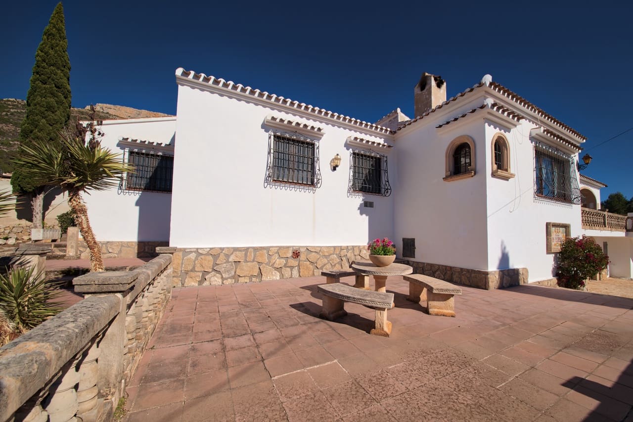 4 sypialnia Willa na sprzedaż w Javea / Xabia z basenem garażem - 795 000 € (Ref: 9715381)