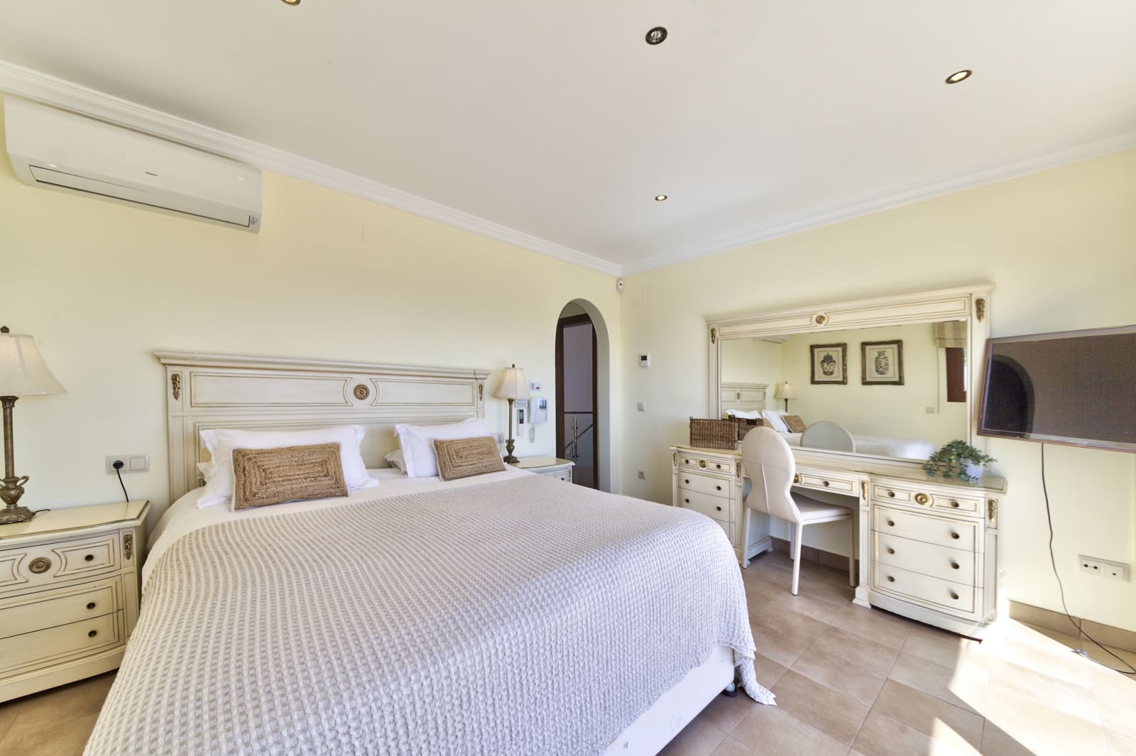 4 slaapkamer Villa te koop in Moraira met zwembad garage - € 1.400.000 (Ref: 9899827)