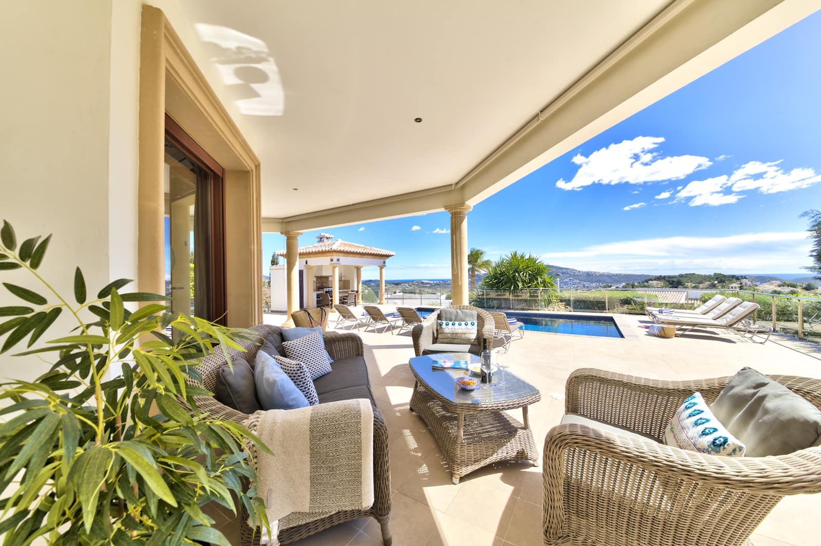 4 slaapkamer Villa te koop in Moraira met zwembad garage - € 1.400.000 (Ref: 9899827)