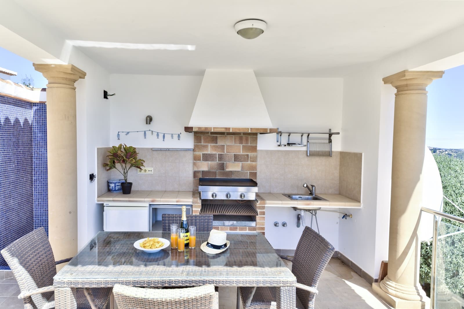 4 slaapkamer Villa te koop in Moraira met zwembad garage - € 1.400.000 (Ref: 9899827)