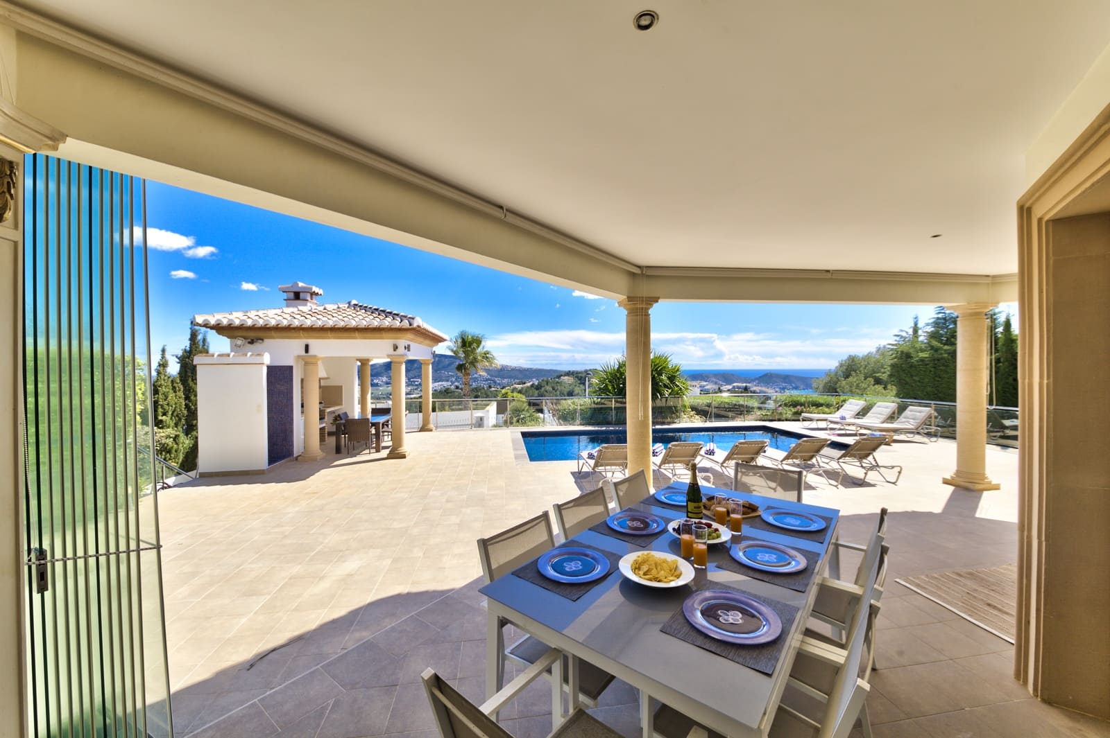 4 slaapkamer Villa te koop in Moraira met zwembad garage - € 1.400.000 (Ref: 9899827)