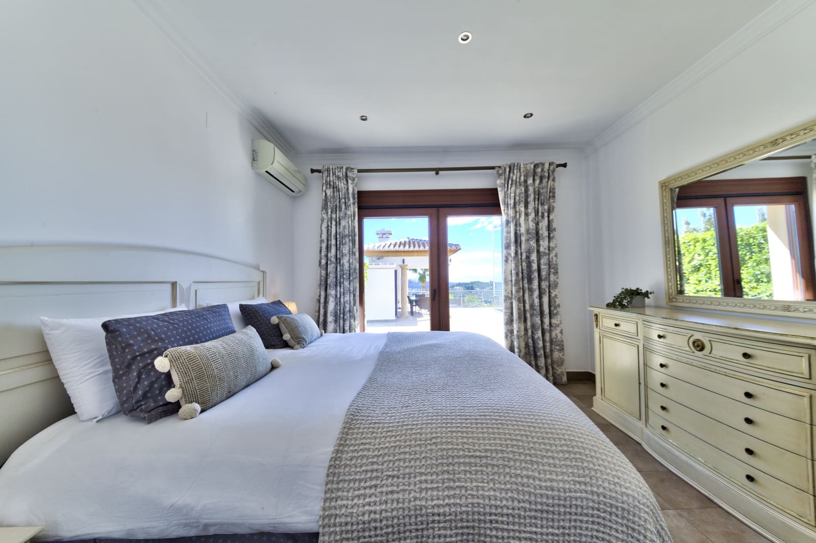 4 slaapkamer Villa te koop in Moraira met zwembad garage - € 1.400.000 (Ref: 9899827)
