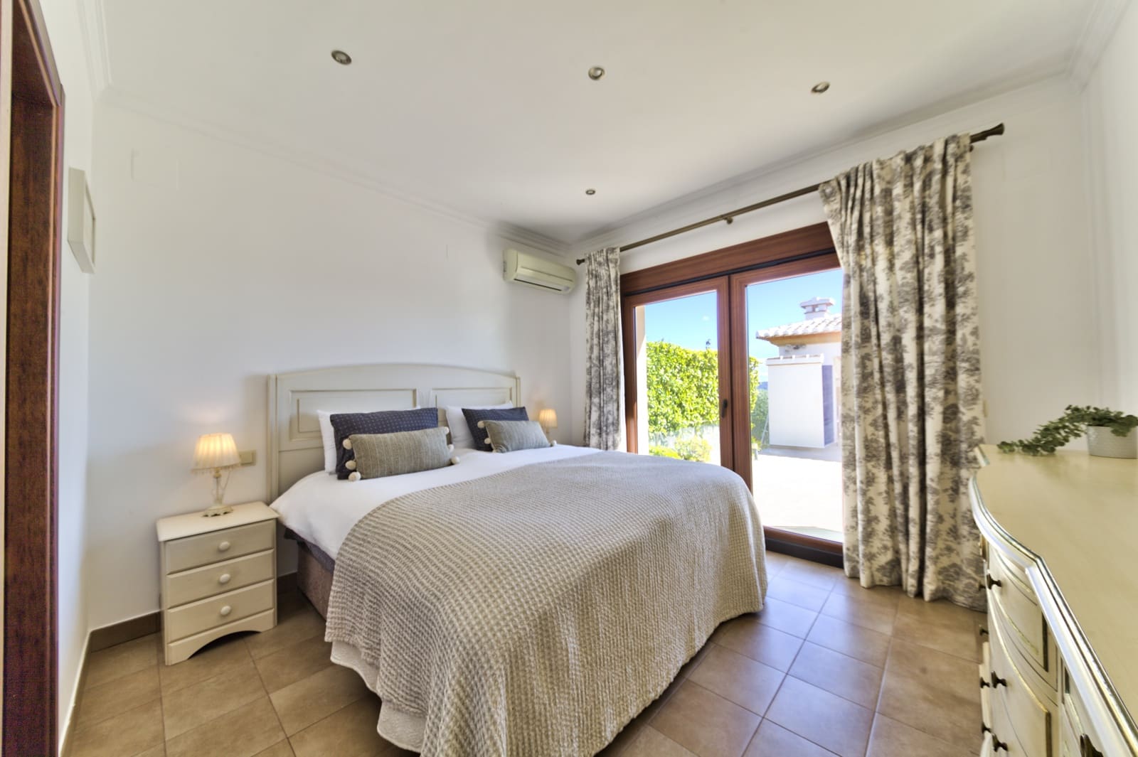 4 slaapkamer Villa te koop in Moraira met zwembad garage - € 1.400.000 (Ref: 9899827)