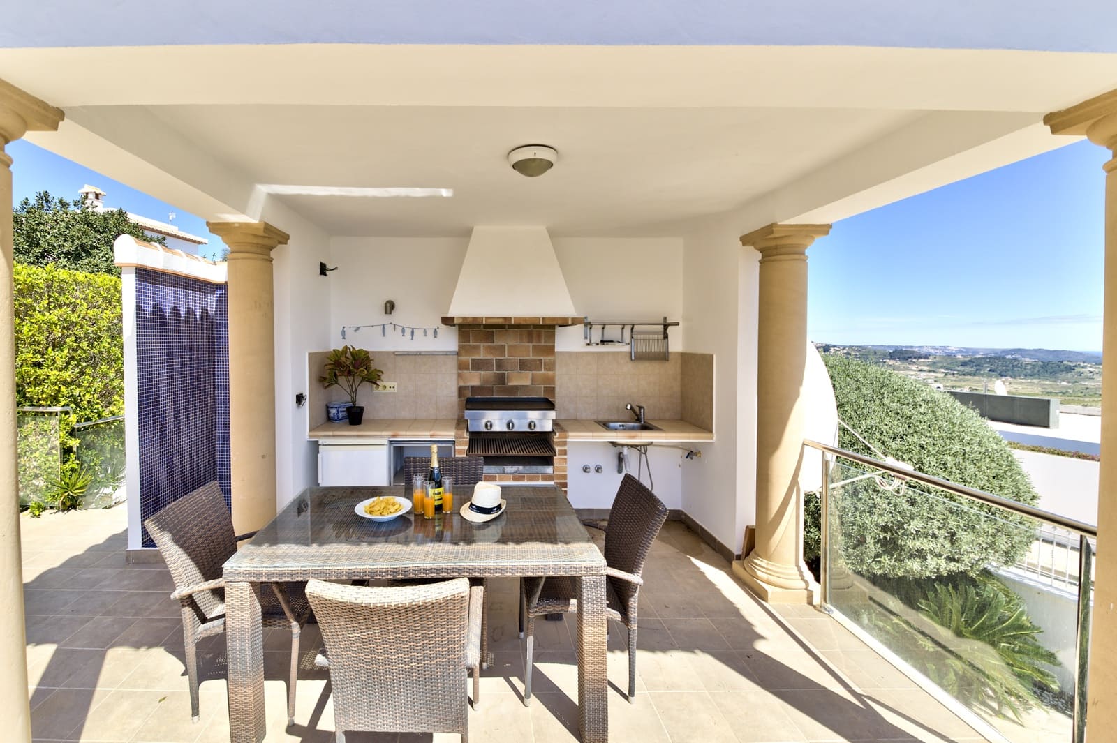 4 slaapkamer Villa te koop in Moraira met zwembad garage - € 1.400.000 (Ref: 9899827)