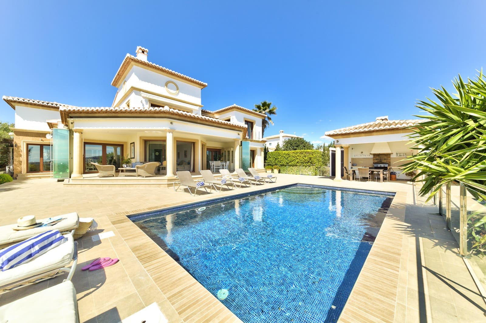 4 slaapkamer Villa te koop in Moraira met zwembad garage - € 1.400.000 (Ref: 9899827)