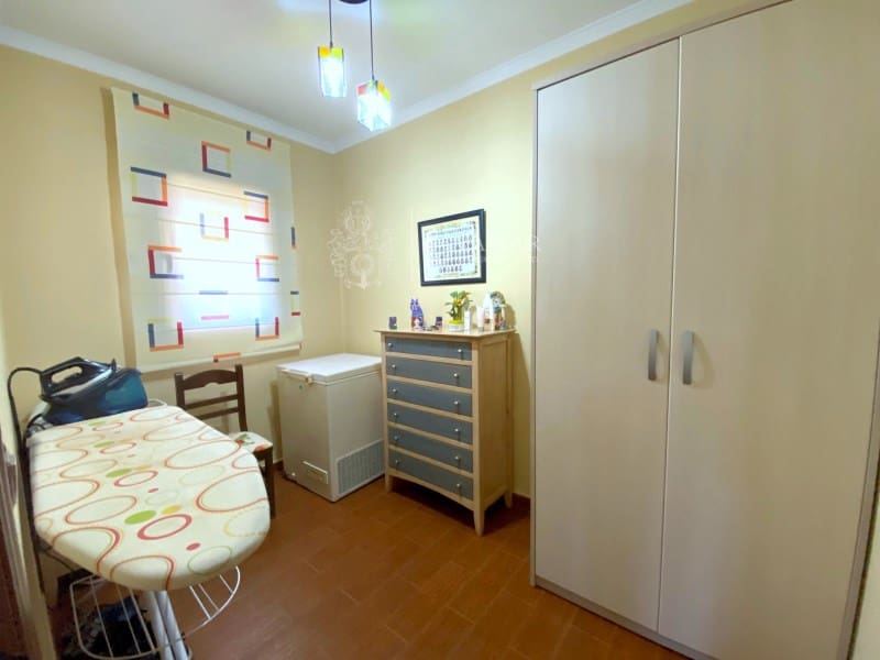 4 slaapkamer Villa te koop in Sayalonga met garage - € 575.000 (Ref: 8665785)