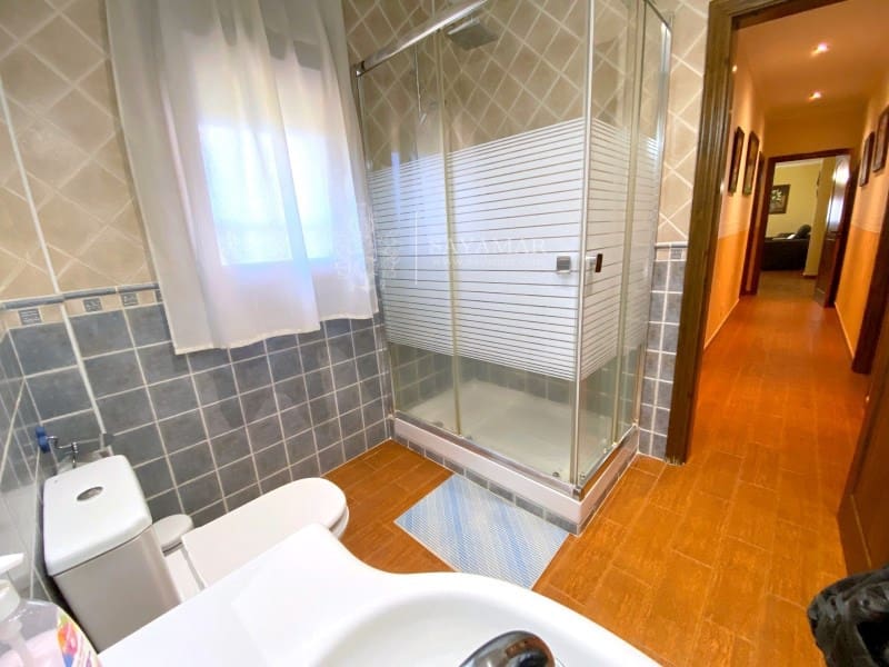 4 slaapkamer Villa te koop in Sayalonga met garage - € 575.000 (Ref: 8665785)