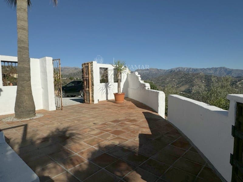 3 soveværelse Villa til salg i Sayalonga - € 1.250.000 (Ref: 8665787)