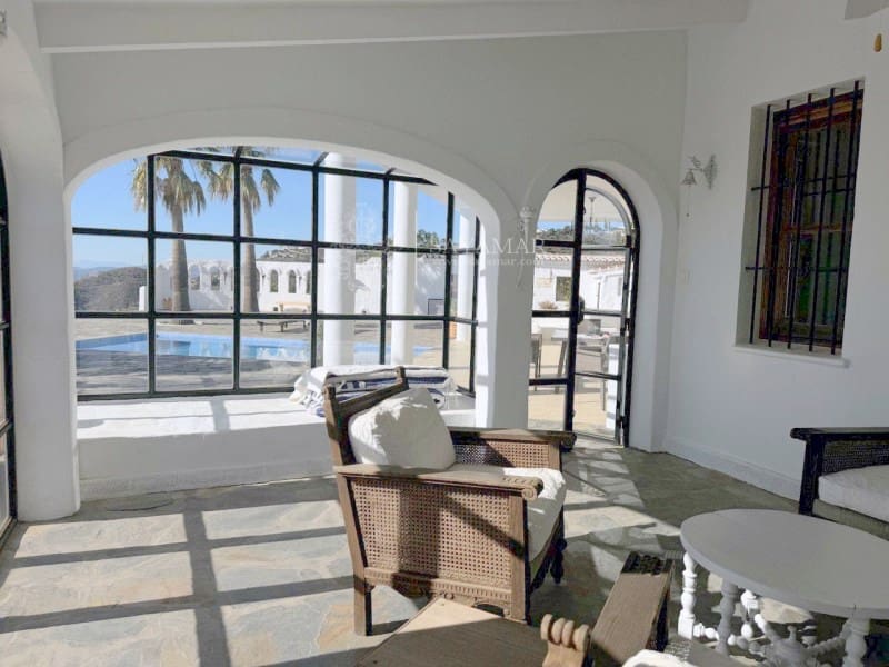 3 soveværelse Villa til salg i Sayalonga - € 1.250.000 (Ref: 8665787)