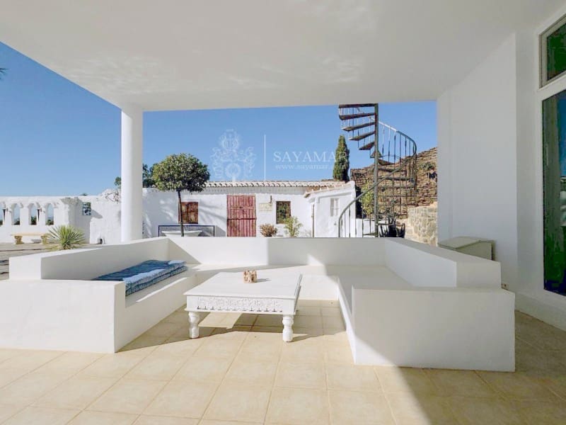 3 soveværelse Villa til salg i Sayalonga - € 1.250.000 (Ref: 8665787)