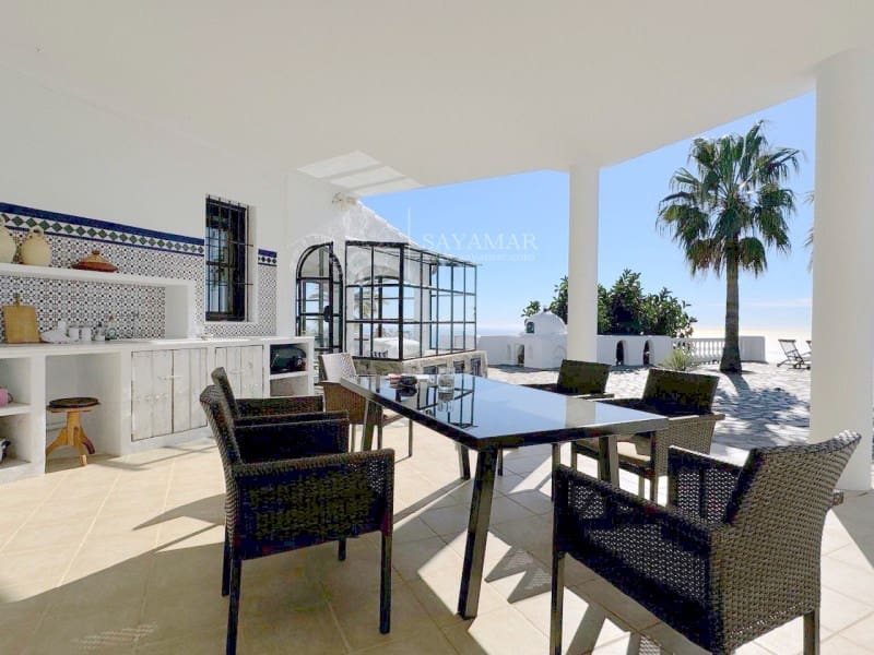 3 soveværelse Villa til salg i Sayalonga - € 1.250.000 (Ref: 8665787)