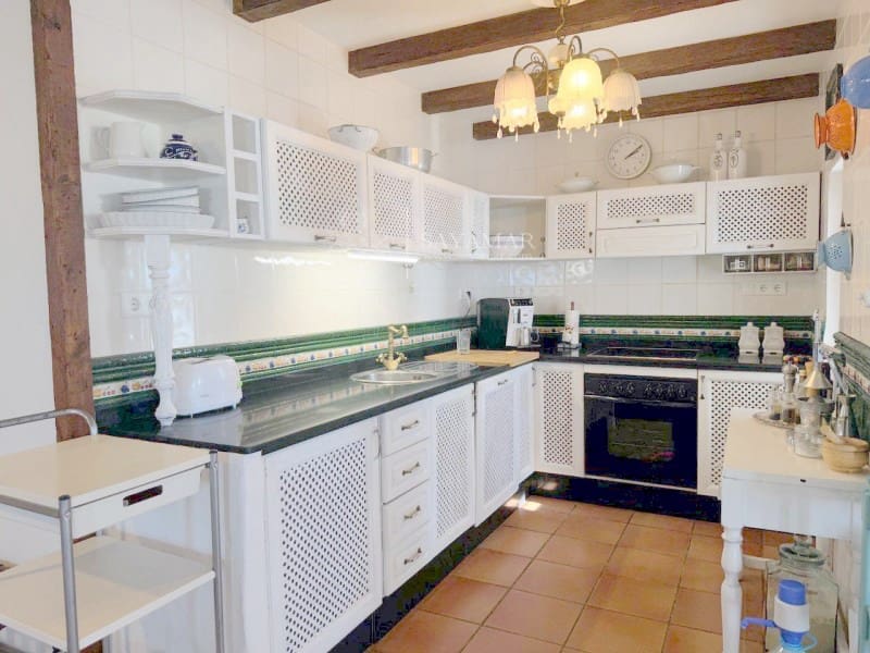 3 soveværelse Villa til salg i Sayalonga - € 1.250.000 (Ref: 8665787)